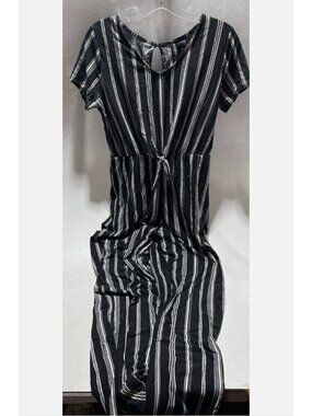 Kristin Nicole Striped‎ V-Neck Size Small